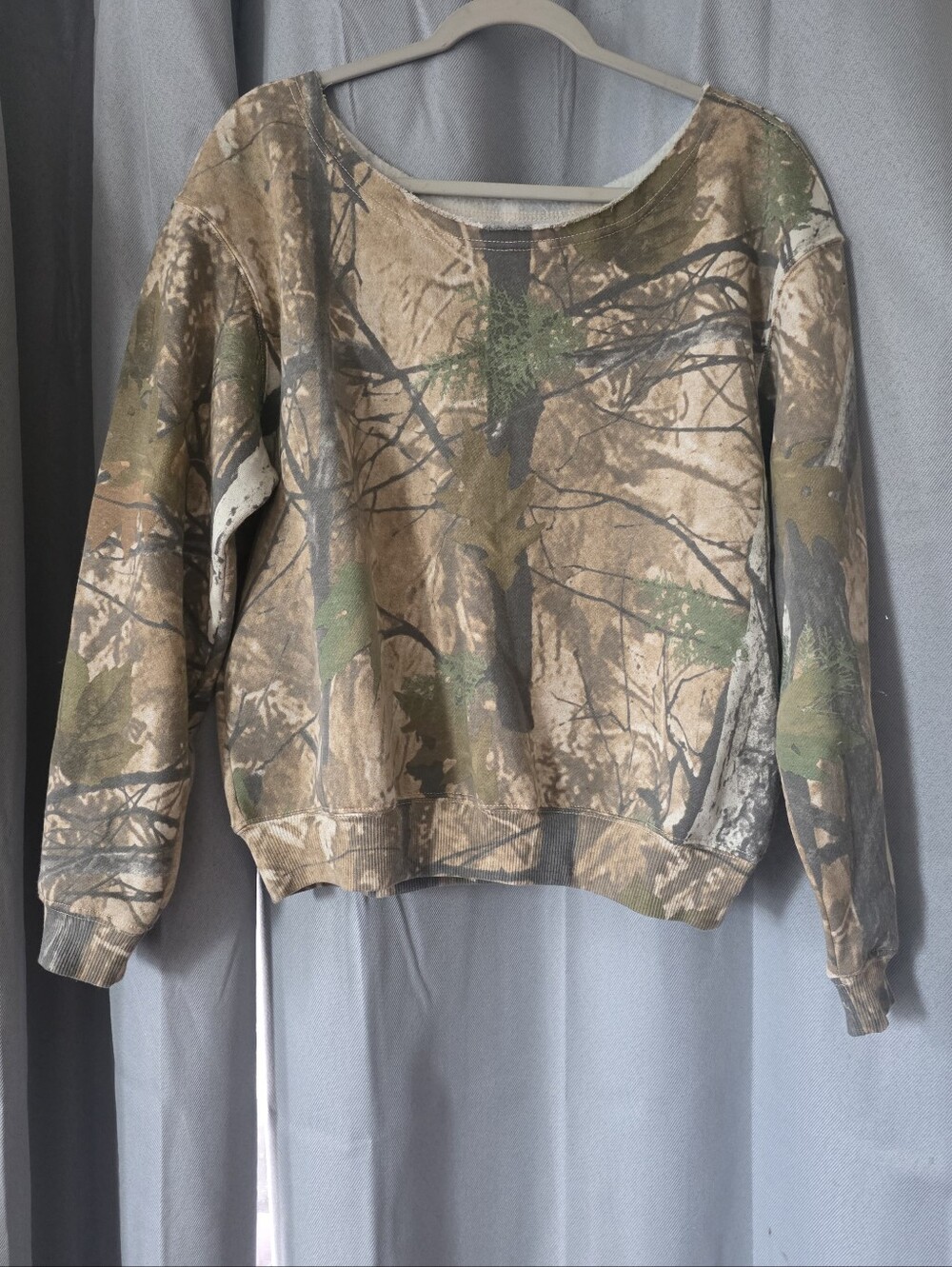Art & Motion Camo Camouflage Off Shoulder Sweatshirt M